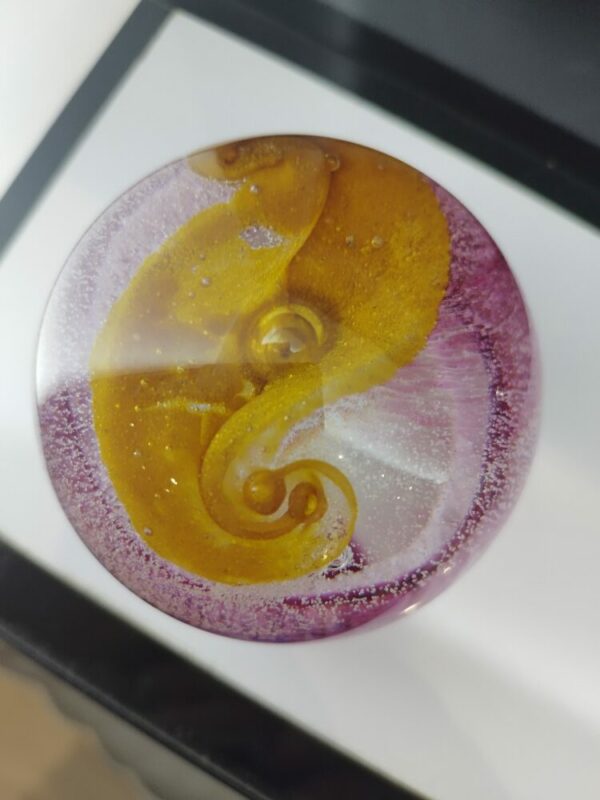 Sulfure Tourbillons marrons et roses, signée CIG – Image 2