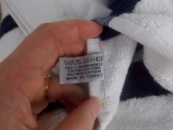 Drap de bain brodé « Cherbourg » exclusivité Sweet Cabana – Image 3