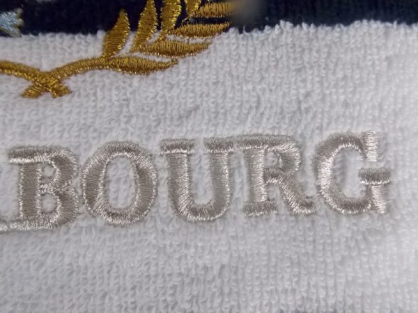 Drap de bain brodé « Cherbourg » exclusivité Sweet Cabana – Image 6