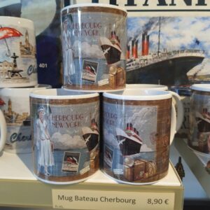 Mug de Cherbourg Exclusif représentant un Paquebot transatlantique en escale à Cherbourg