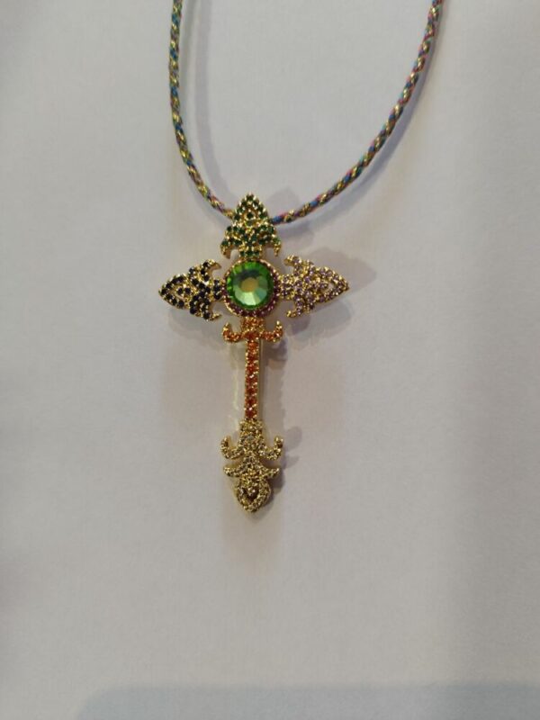 Collier avec Croix en Cristal Swarovski à dominante verte – Image 5