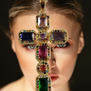 Collier avec Croix en Cristaux Swarovski rectangulaires multicolores