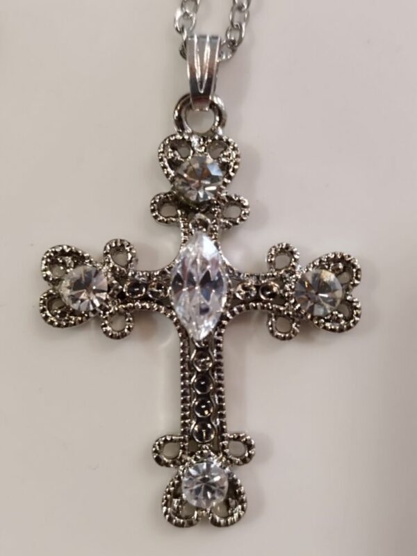 Collier Croix en cristaux Swarovski transparents fabrication artisanale française – Image 3