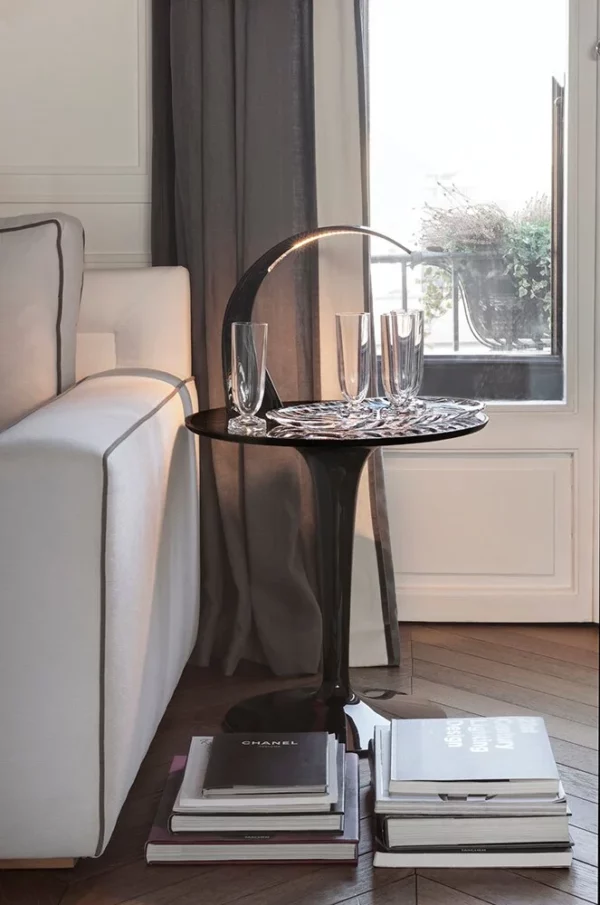 Lampe Kartell Taj mini noire, d'occasion, pour bureau. – Image 4