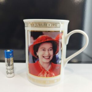 Mug vintage Reine Elizabeth II Angleterre.