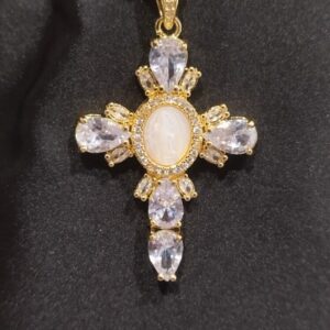 Collier Croix avec médaillon de la Vierge